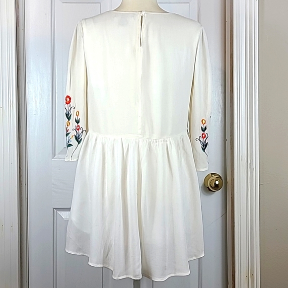 Forever 21 Embroidered Babydoll Blouse - Picture 5 of 12